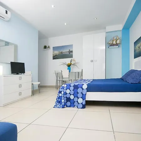 Del Lungomare فندق مبيت وإفطار غالّيبولي