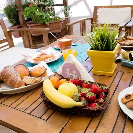 Del Lungomare לינה וארוחת בוקר 3*